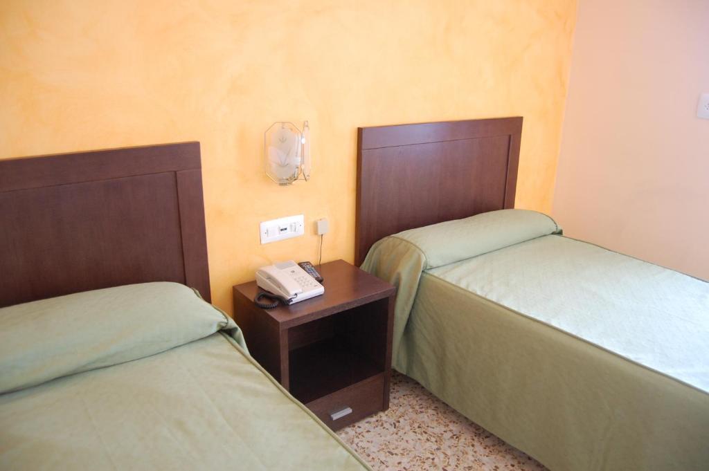 Hotel Balfagón Calanda Szoba fotó